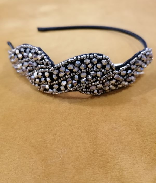 Serre-tête Satin Noir Style Jazz Perles