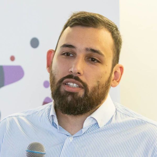 Mihai Dragoș Vicepreședinte în cadrul Consiliului Consultativ pentru Tineret al Consiliului Europei și Vice-Președinte, Consiliul Economic și Social Mihai Dragoș Vicepreședinte în cadrul Consiliului Consultativ pentru Tineret al Consiliului Europei și Vice-Președinte, Consiliul Economic și Social
