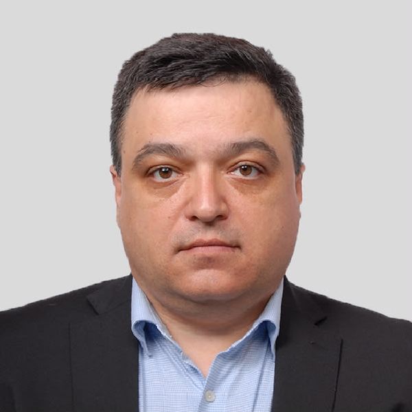 Portretul Dr. Dragoș Călin