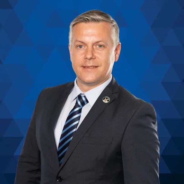 Portretul lui Iulian Nicolae Mareș