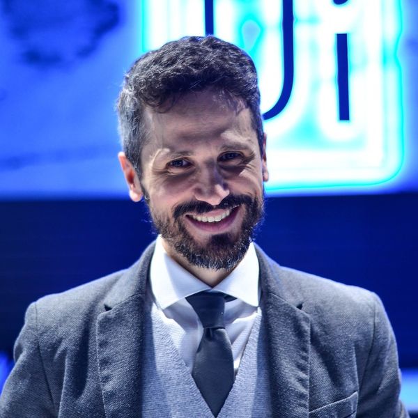 Răzvan Atim Manager General Europa de Est, UiPath Răzvan Atim Manager General Europa de Est, UiPath